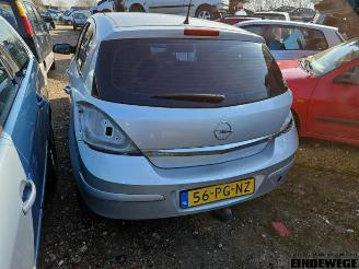 Opel Astra Astra H (L48), Hatchback 5-drs, 2004 / 2014 1.8 16V picture 3