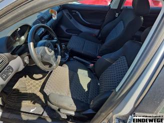 Seat Leon Leon (1M1), Hatchback 5-drs, 1999 / 2006 1.8 20V picture 4