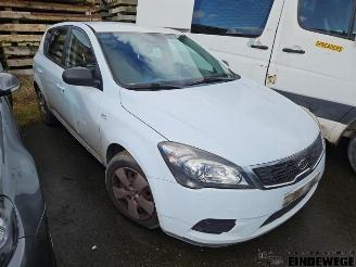 Kia Cee d Cee'd (EDB5), Hatchback 5-drs, 2006 / 2012 1.6 CRDi 16V picture 2