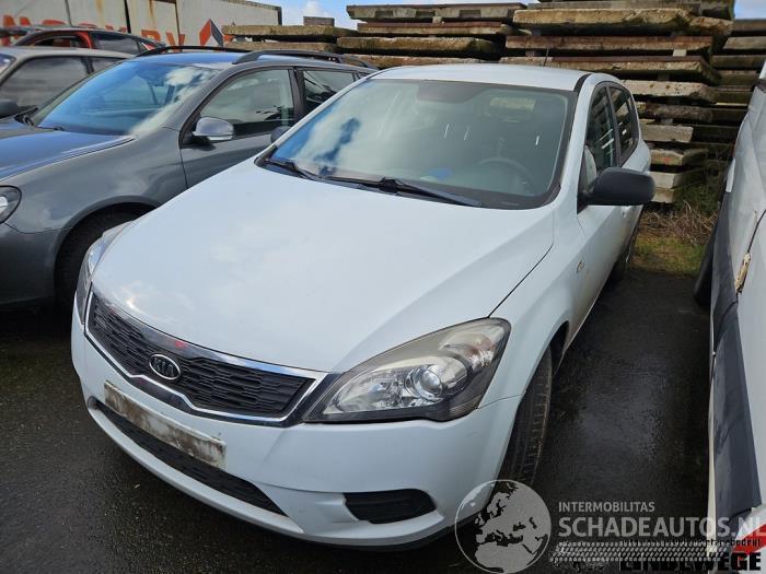Kia Cee d Cee'd (EDB5), Hatchback 5-drs, 2006 / 2012 1.6 CRDi 16V