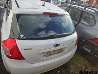 Kia Cee d Cee'd (EDB5), Hatchback 5-drs, 2006 / 2012 1.6 CRDi 16V picture 15
