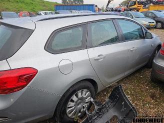 Opel Astra Astra J Sports Tourer (PD8/PE8/PF8), Combi, 2010 / 2015 1.7 CDTi 16V picture 3