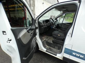 Renault Trafic TRAFIC 3 COURT PHASE 1 - 1.6 DCI - 16V TURBO picture 18