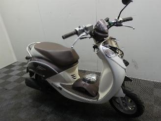 Schade scooter Sym  MIO 100 2011/4
