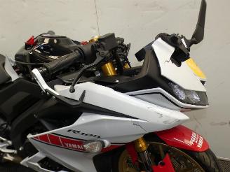Yamaha YZF - R125  picture 4