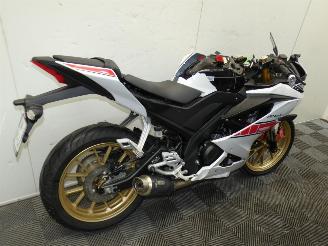 Yamaha YZF - R125  picture 6