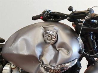 Triumph Bonneville T120 picture 10