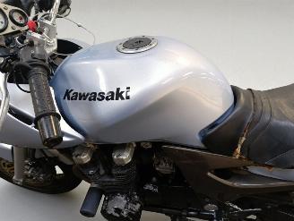 Kawasaki ZR - 7  picture 16