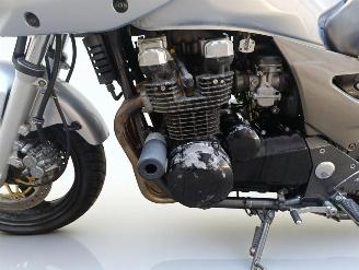 Kawasaki ZR - 7  picture 12