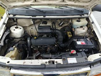 Chrysler Voyager 2 2.5i-8V picture 23