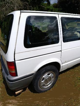 Chrysler Voyager 2 2.5i-8V picture 14