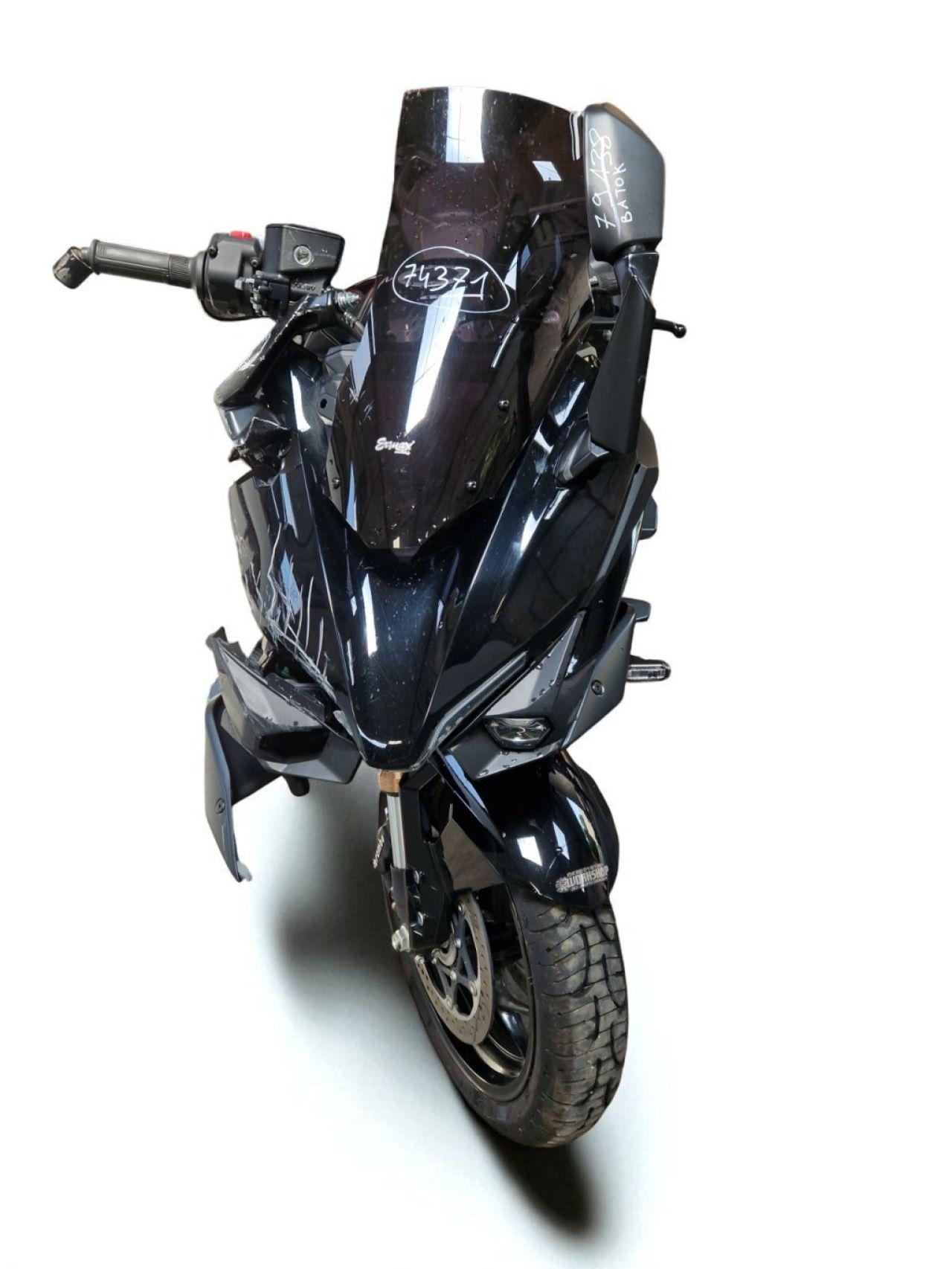 Suzuki  GSXS