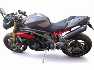 Triumph Speed Triple  picture 2