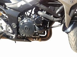 Suzuki  GSR picture 6