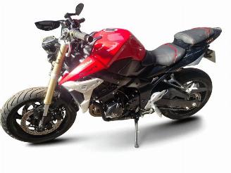 Suzuki  GSR picture 12