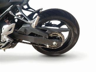Suzuki  GSR picture 7