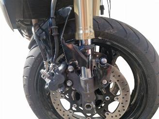 Suzuki  GSR picture 10