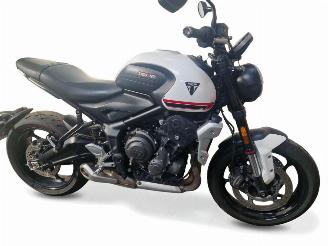 uszkodzony motocykle Triumph Trident 660  2022/8