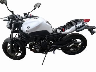 Yamaha XJ 6  picture 2