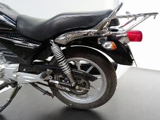 Yamaha YBR 125  picture 4