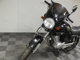 Yamaha YBR 125  picture 2