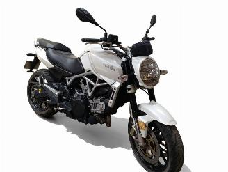 Vaurioauto  motor cycles Aprilia Mana 850  2010/11