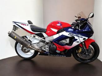uszkodzony motocykle Honda CBR 900 RR 2000/4