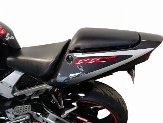 Honda CBR 900 RR picture 8