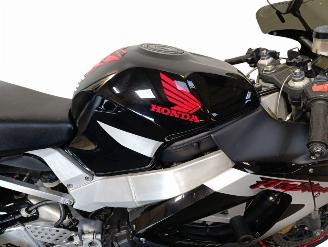 Honda CBR 900 RR picture 13
