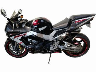 Honda CBR 900 RR picture 3