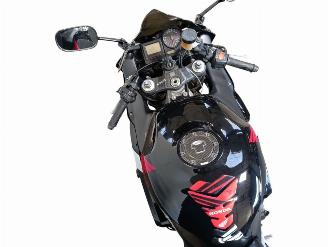 Honda CBR 900 RR picture 7