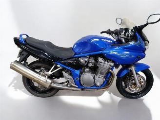 dommages motocyclettes  Suzuki Bandit 600  2004/3