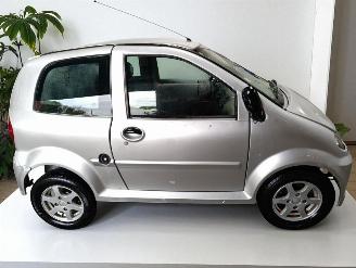 krockskadad bil brommobiel Microcar  SIMPA ALBIZIA 2006/3