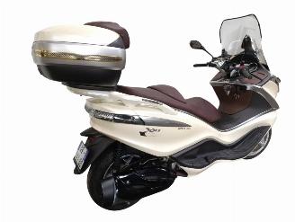 Piaggio X10  picture 18