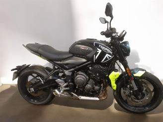 dañado motos Triumph Trident 660  2023/12