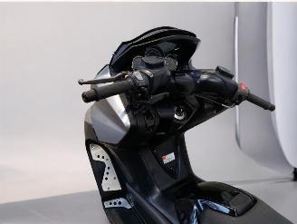 Yamaha  TMAX picture 4