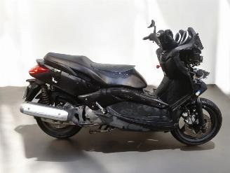 uszkodzony skutery Yamaha Xmax  2011/4