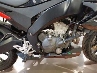 Aprilia Tuono  picture 4