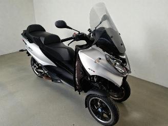 uszkodzony skutery Piaggio  MP3 2016/9