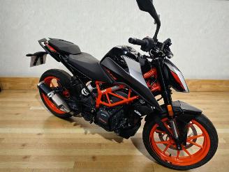KTM 390 Duke  picture 19