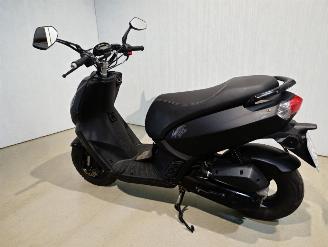 Peugeot  STREET ZONE picture 3