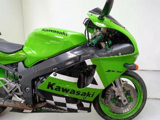 Kawasaki  ZX7R picture 9