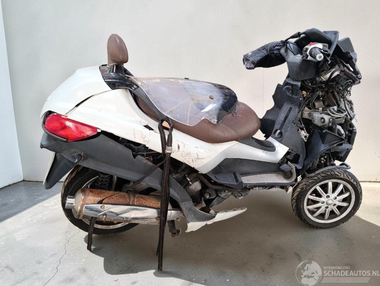 Piaggio  MP3
