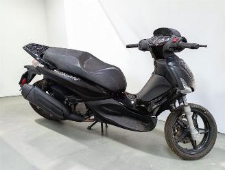 Schade scooter Piaggio  BEVERLY 2020/5