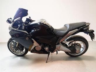 Honda VFR 1200  picture 3