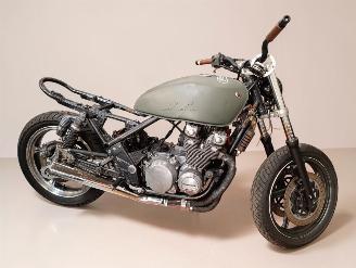 Vaurioauto  motor cycles Kawasaki Zephyr 1100  1994/6