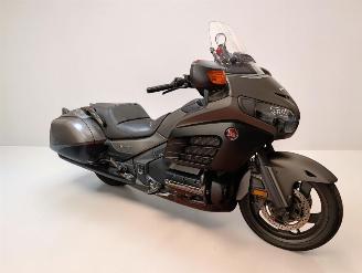 Vaurioauto  motor cycles Honda GL 1800 BAGGER 2016/9