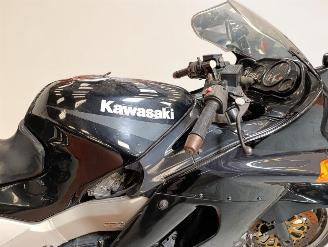 Kawasaki ZZ - R 1100  picture 11