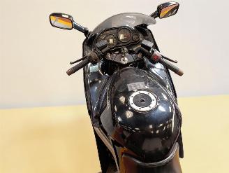 Kawasaki ZZ - R 1100  picture 19