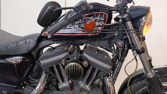 Harley-Davidson Sportster 883  picture 14